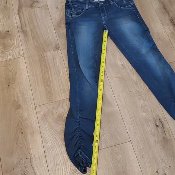 72D Skinny Jeans - Picture 6 of 9